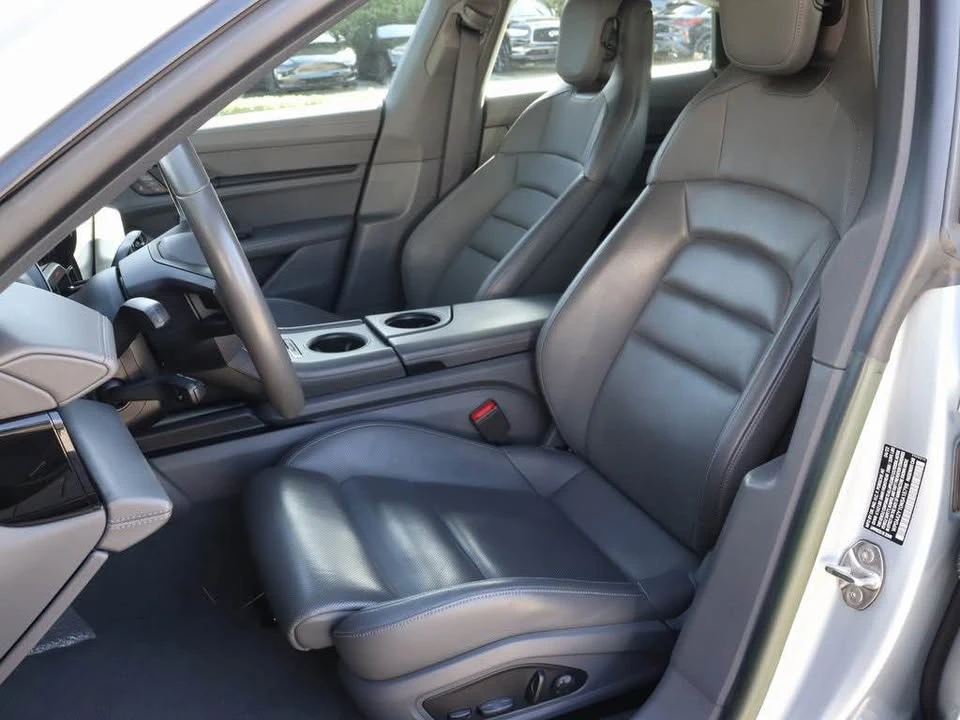 2022 Porsche Taycan - Image 6 of 10