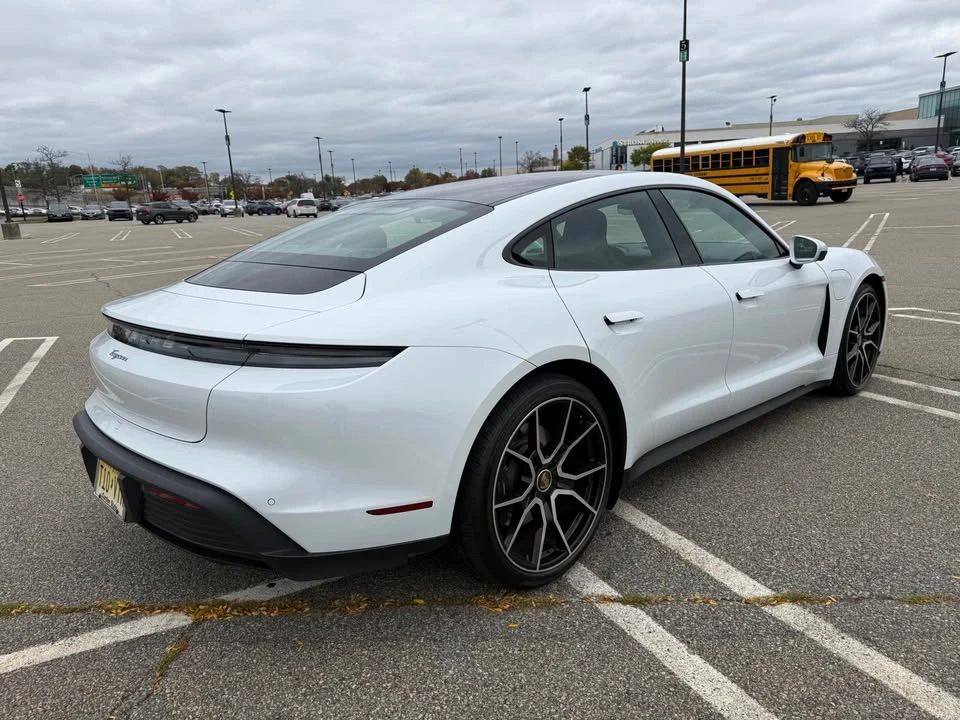 2022 Porsche Taycan - Image 4 of 20