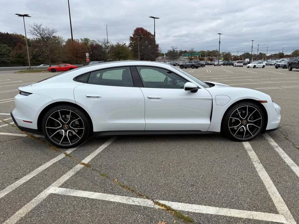2022 Porsche Taycan - Image 5 of 20