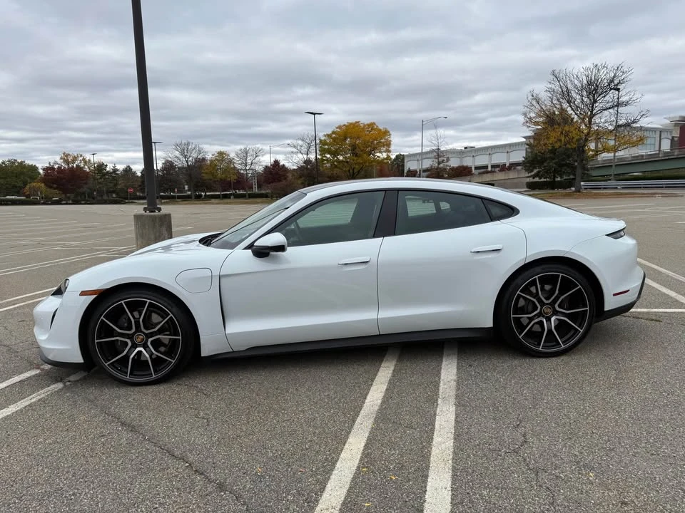 2022 Porsche Taycan - Image 2 of 20