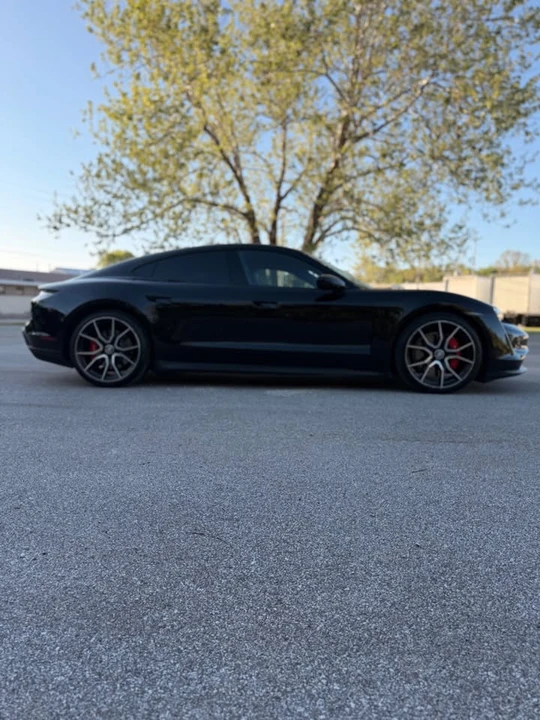 2022 Porsche Taycan - Image 16 of 20