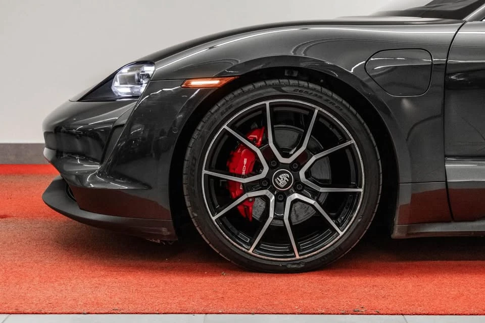 2022 Porsche Taycan - Image 4 of 10