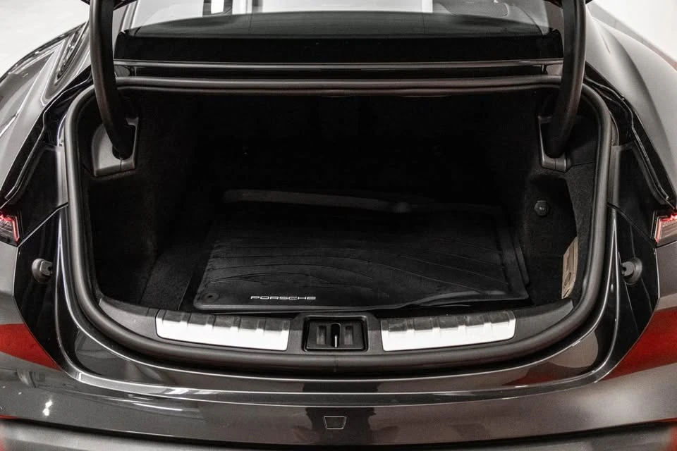 2022 Porsche Taycan - Image 9 of 10