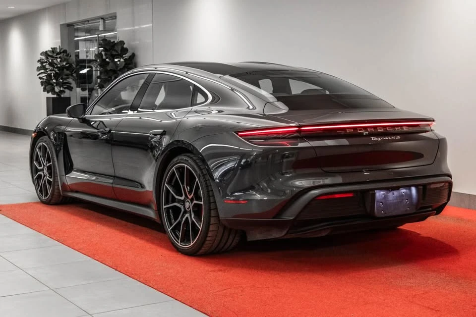2022 Porsche Taycan - Image 6 of 10