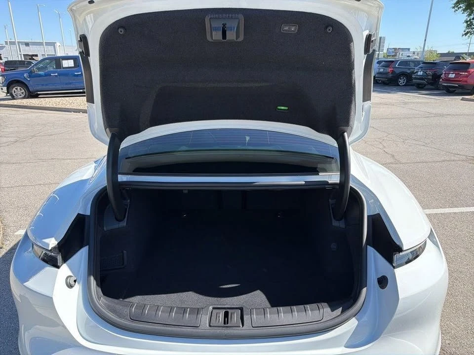 2022 Porsche Taycan - Image 5 of 18