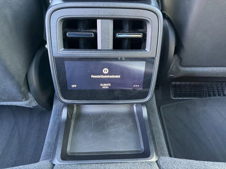 2022 Porsche Taycan - Image 10 of 18