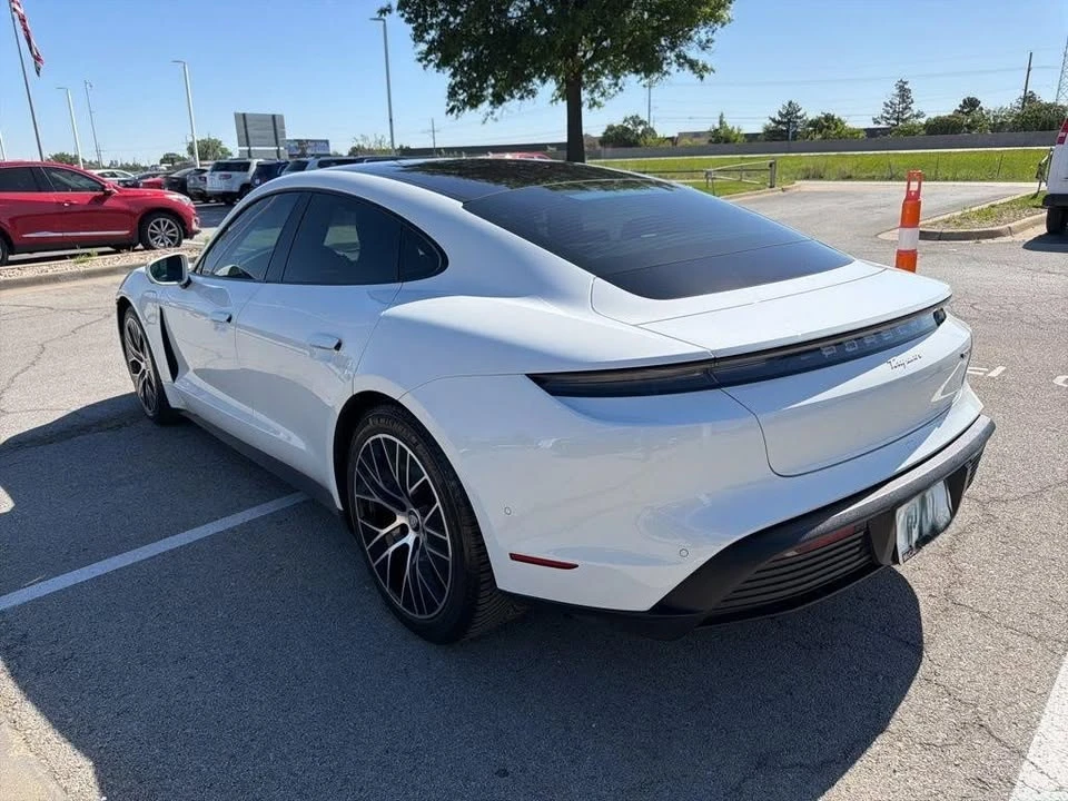 2022 Porsche Taycan - Image 2 of 18