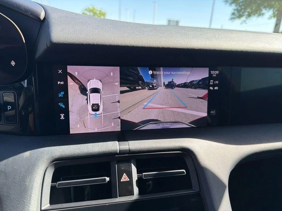 2022 Porsche Taycan - Image 17 of 18