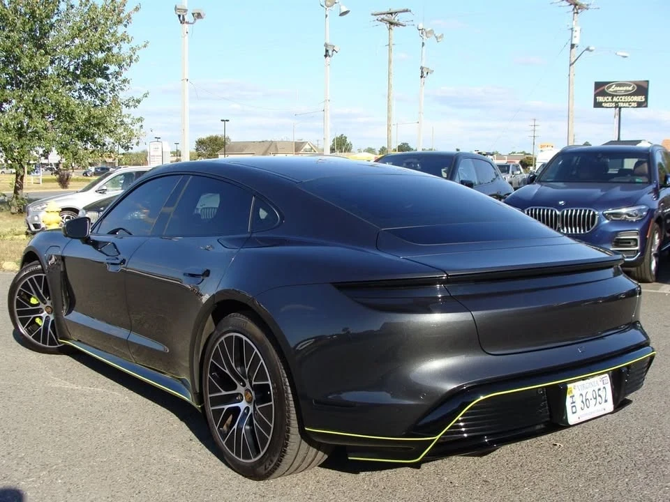 2022 Porsche Taycan - Image 3 of 20