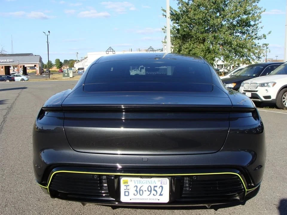 2022 Porsche Taycan - Image 4 of 20