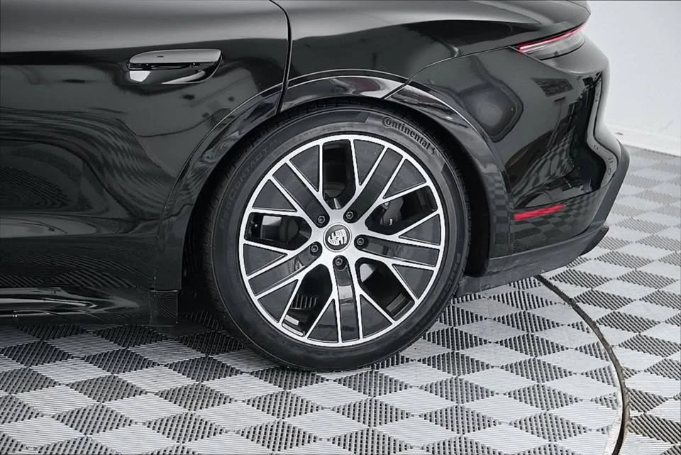 2022 Porsche Taycan 4 - Image 9 of 20