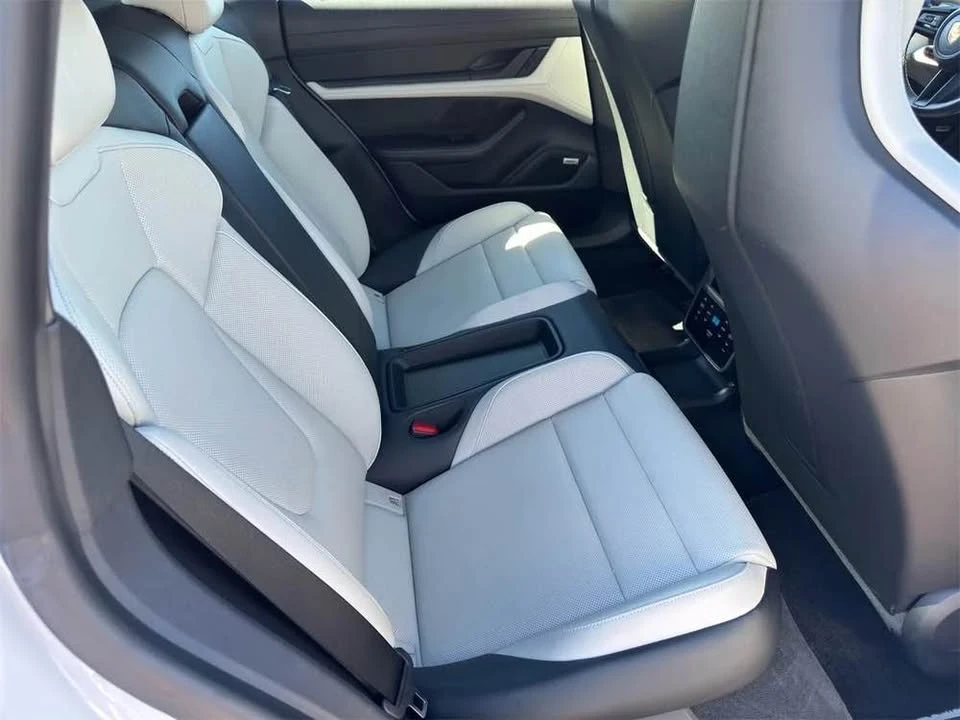 2022 Porsche Taycan 4 - Image 7 of 8