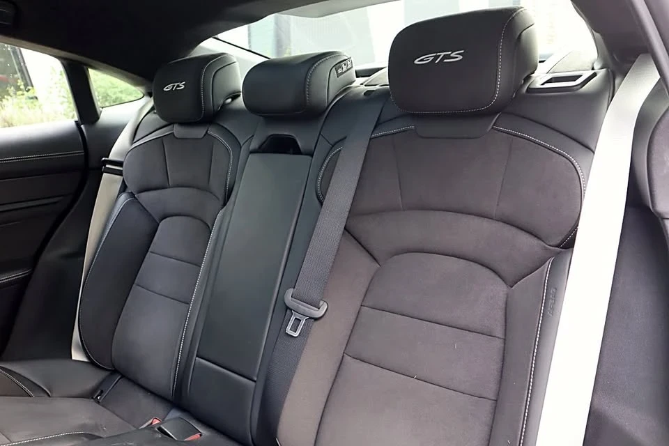 2022 Porsche Taycan GTS - Image 10 of 18