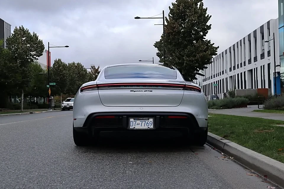 2022 Porsche Taycan GTS - Image 7 of 18