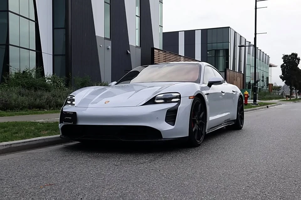 2022 Porsche Taycan GTS - Image 2 of 18