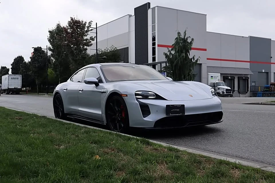 2022 Porsche Taycan GTS - Image 4 of 18
