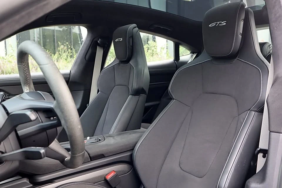 2022 Porsche Taycan GTS - Image 9 of 18