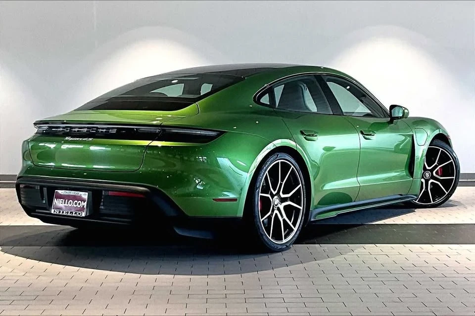 2022 Porsche Taycan 4S - Image 7 of 20