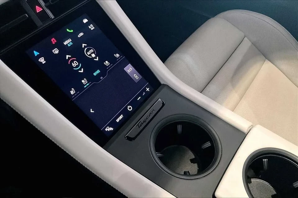 2022 Porsche Taycan 4S - Image 17 of 20