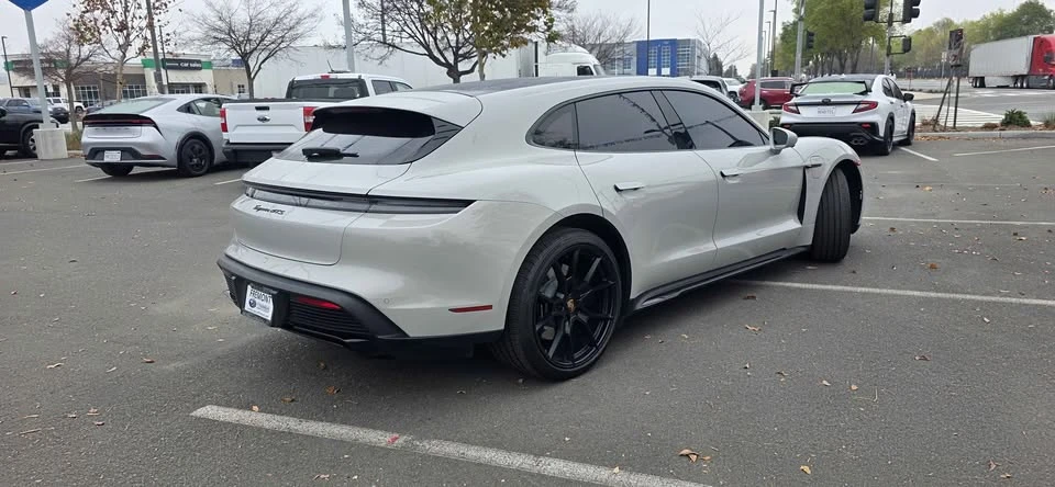 2022 Porsche Taycan GTS - Image 4 of 14