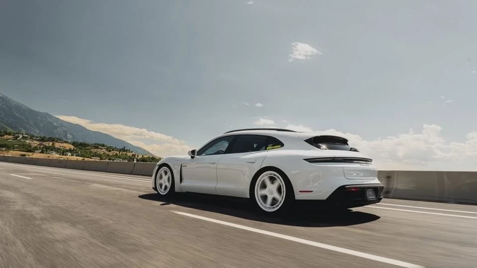2022 Porsche Taycan GTS - Image 5 of 12
