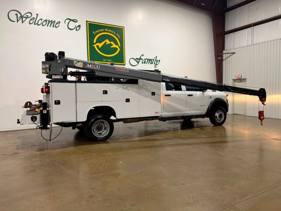 2022 Ram 4500 & 5500 - Image 10 of 12