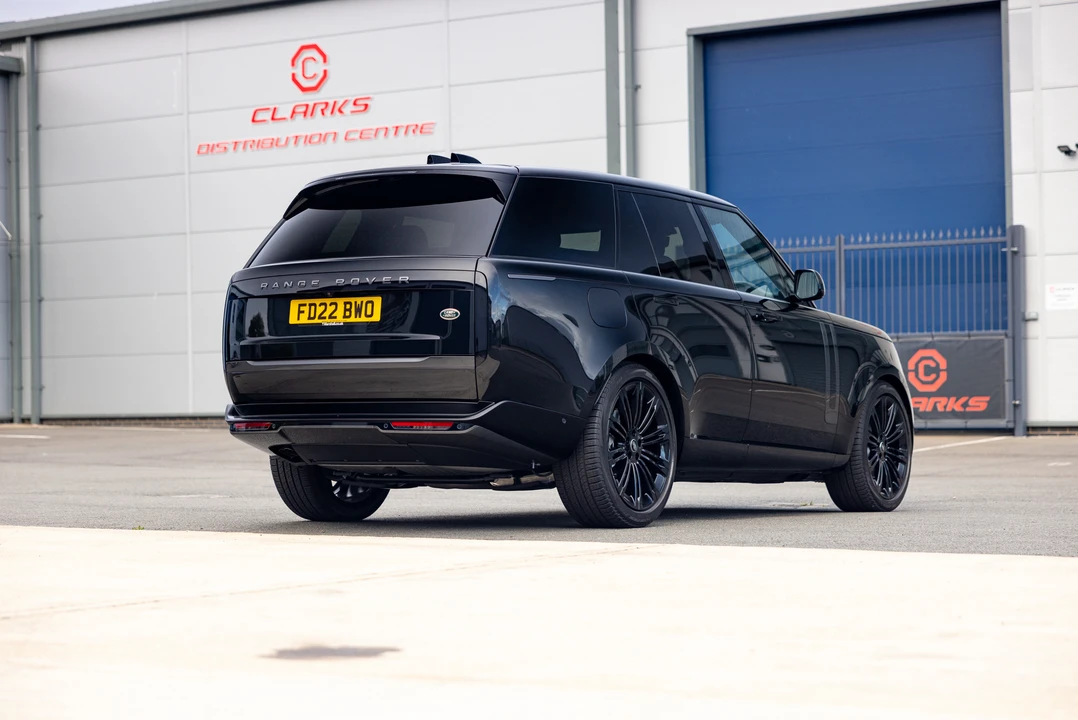 2022 Land Rover Range Rover L460 - Image 8 of 31