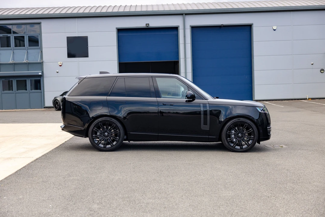 2022 Land Rover Range Rover L460 - Image 17 of 31