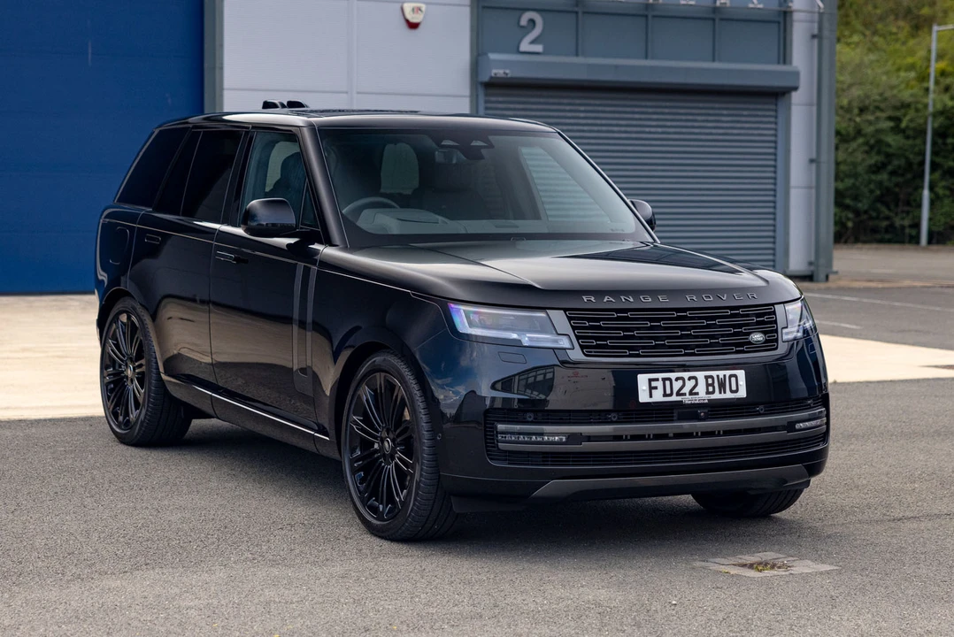 2022 Land Rover Range Rover L460 - Image 2 of 31