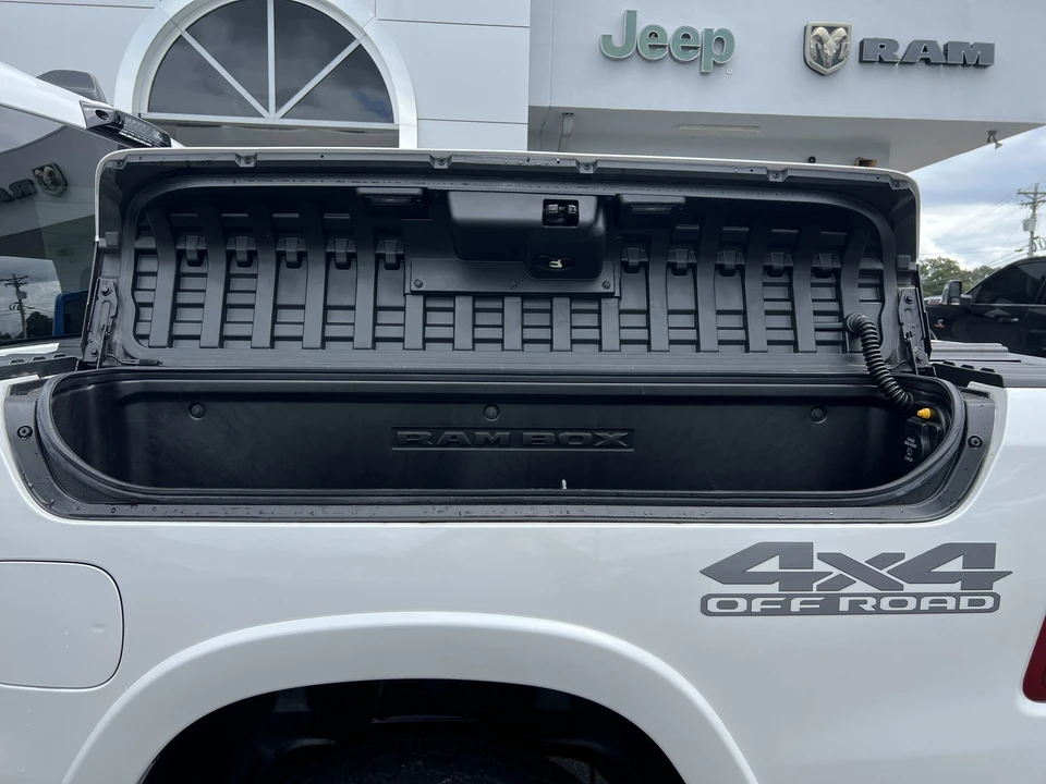2022 Ram 1500 2nd Gen - Image 14 of 31