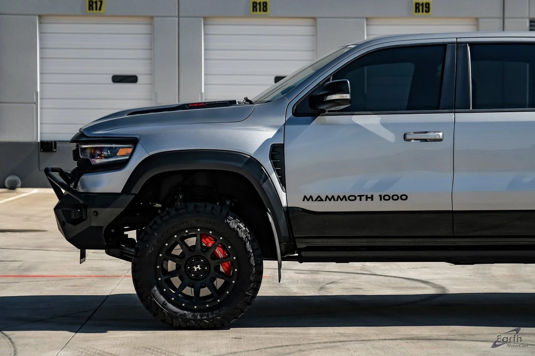 2022 Hennessey - Image 8 of 12