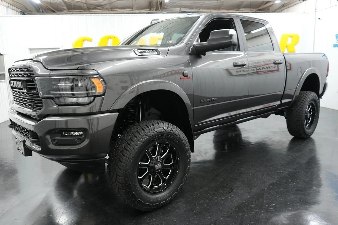 2022 Ram 2500 - Image 3 of 21