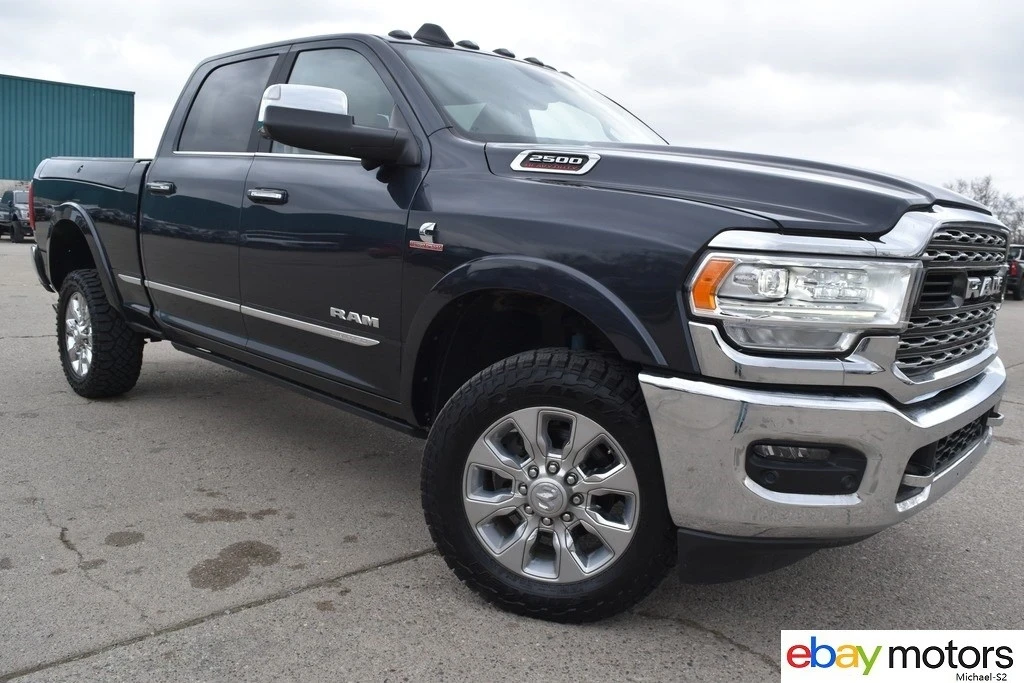 2022 Ram 2500 - Image 3 of 24