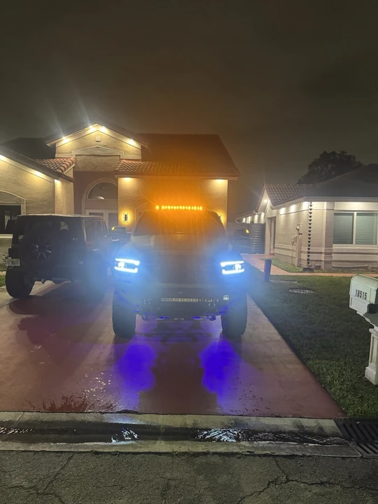 2022 Ram 2500 - Image 2 of 13