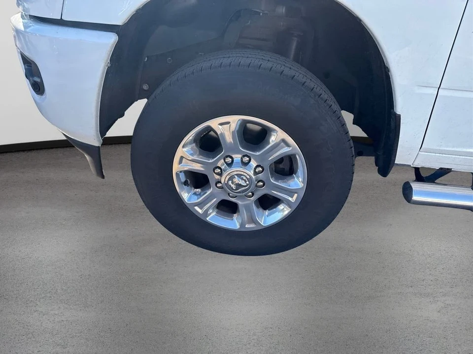2022 Ram 2500 - Image 11 of 12
