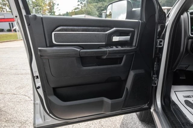 2022 Ram 2500 - Image 16 of 21