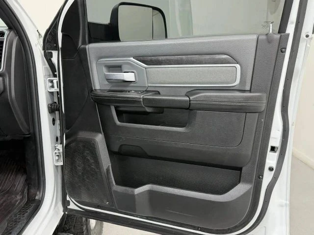 2022 Ram 2500 - Image 18 of 31