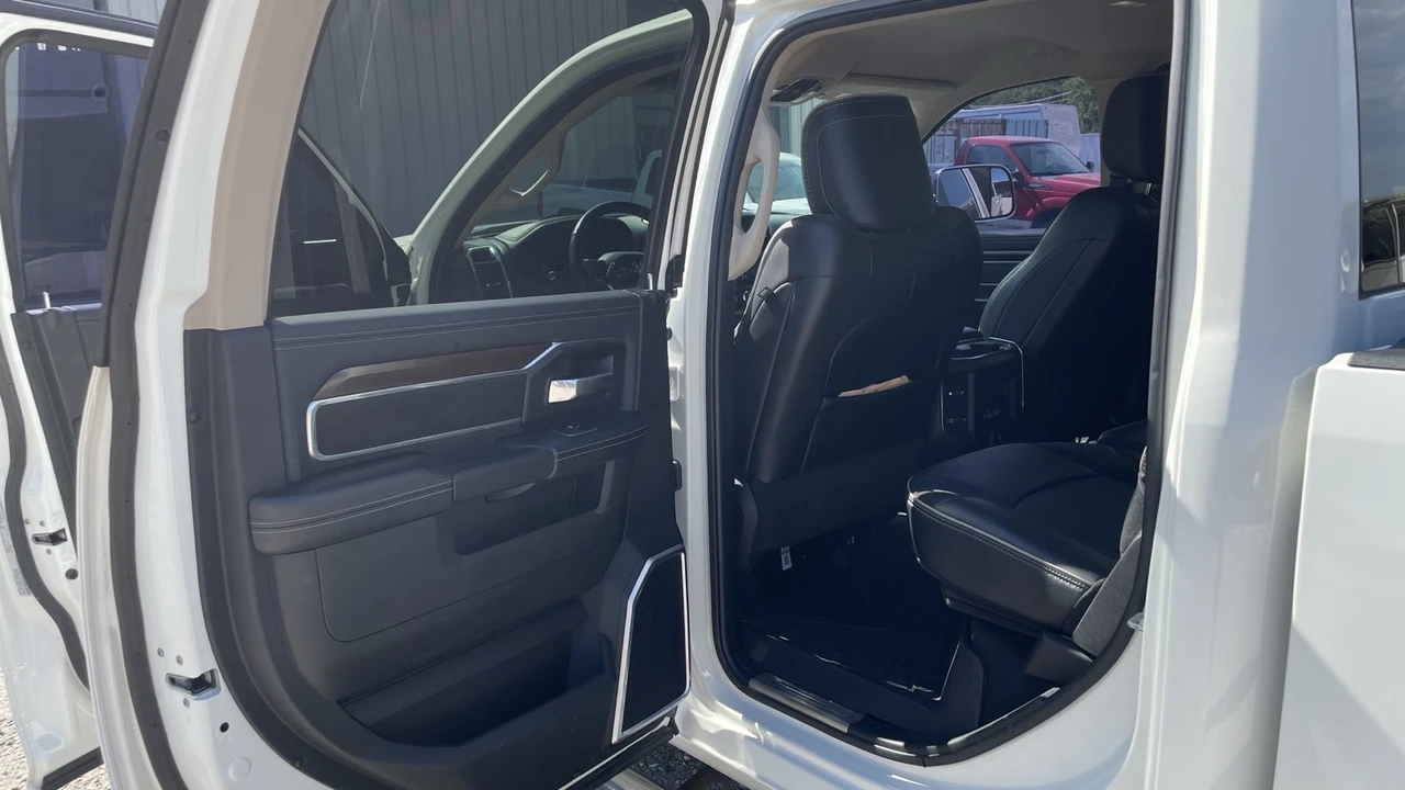 2022 Ram 2500 - Image 23 of 31