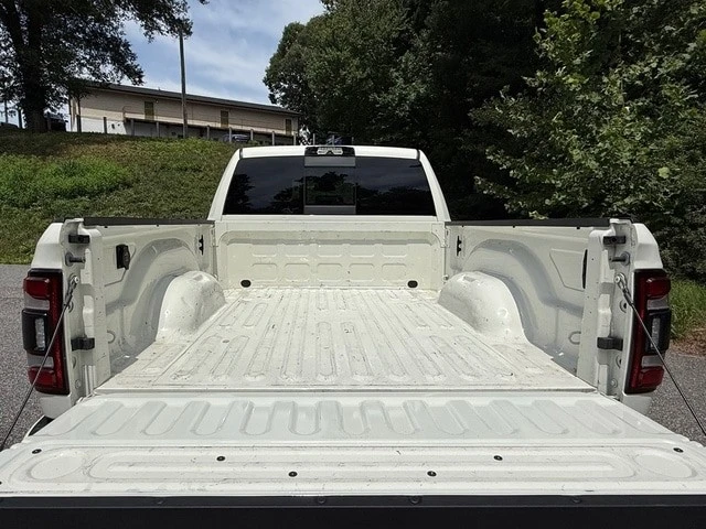 2022 Ram 2500 - Image 8 of 31