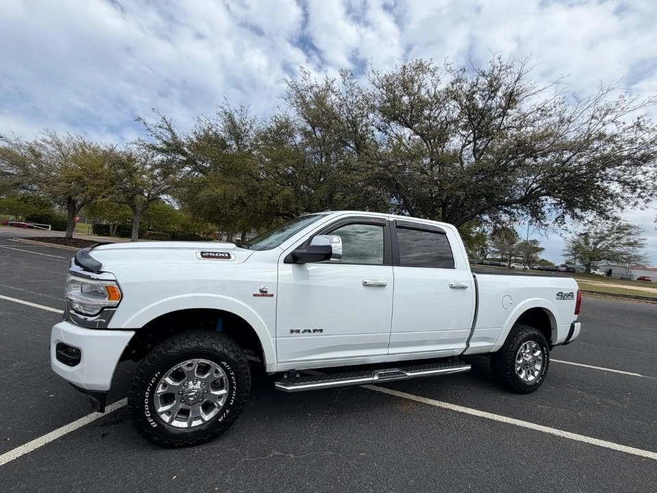 2022 Ram 2500 - Image 2 of 31
