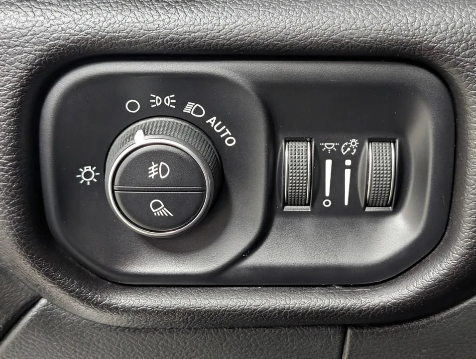 2022 Ram 2500 - Image 12 of 31