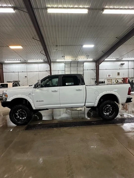 2022 Ram 2500 - Image 3 of 11