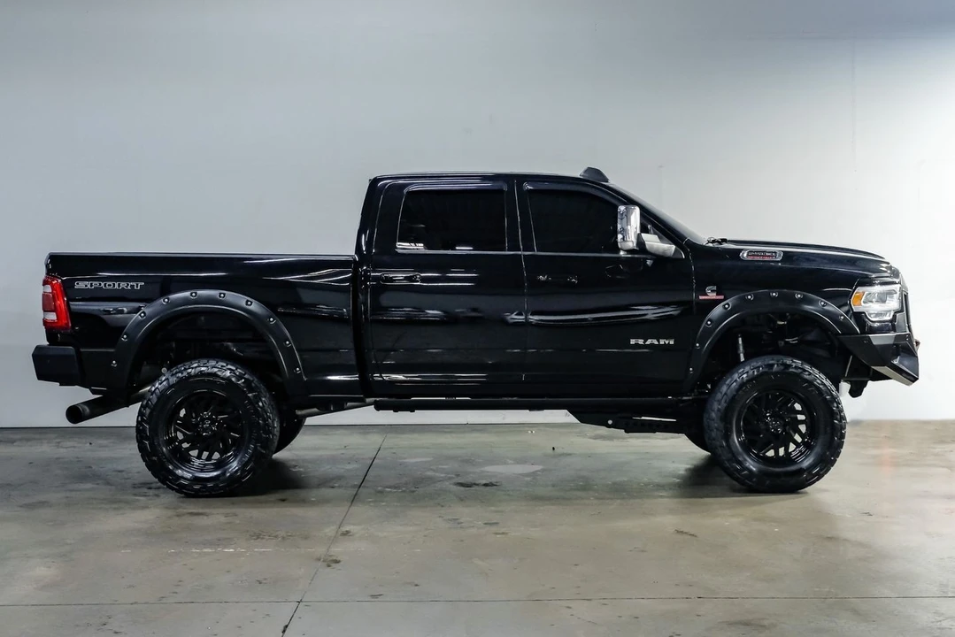 2022 Ram 2500 - Image 11 of 31