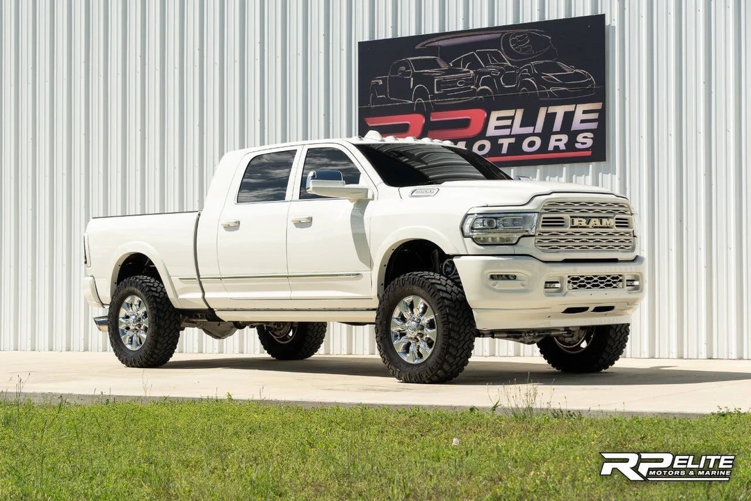 2022 Ram 2500 - Image 2 of 31