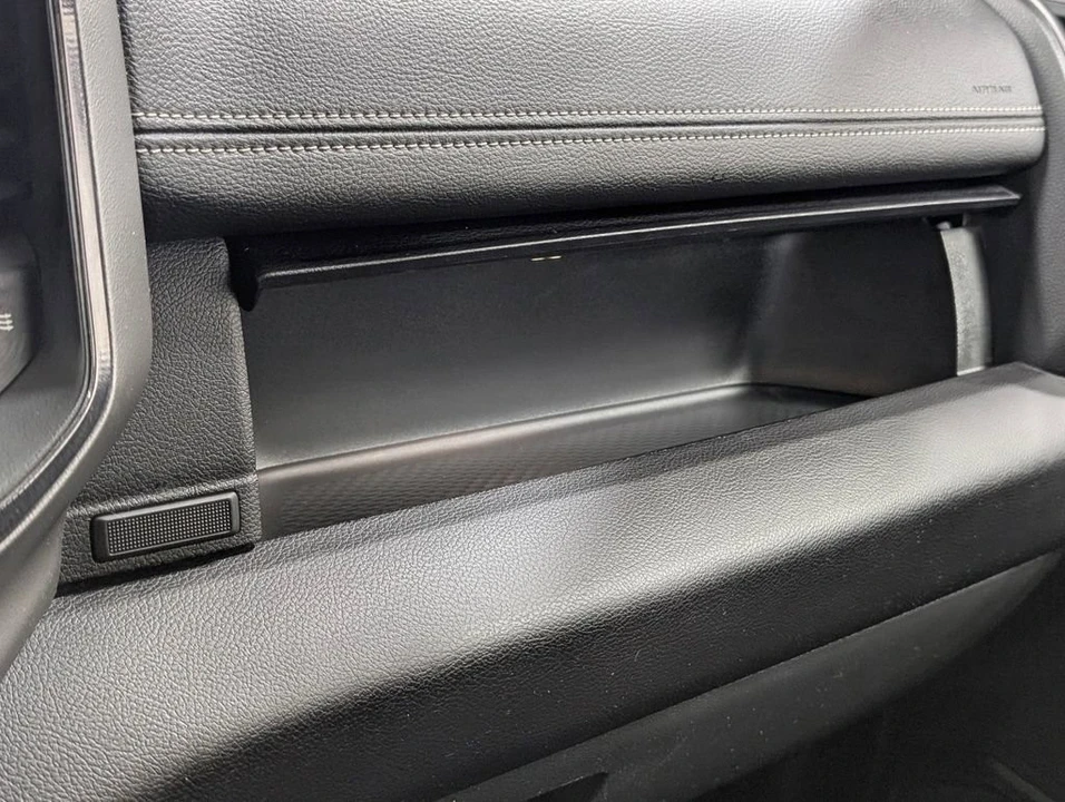 2022 Ram 2500 - Image 9 of 30