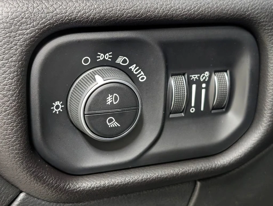 2022 Ram 2500 - Image 11 of 30
