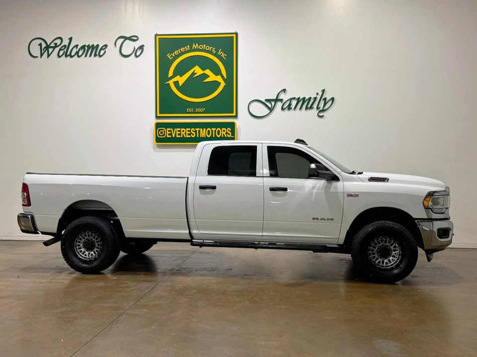 2022 Ram 2500 - Image 2 of 31