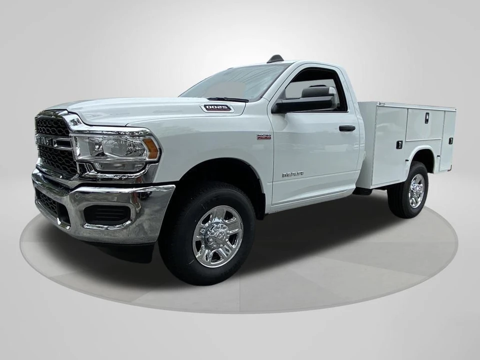 2022 Ram 2500 - Image 2 of 12