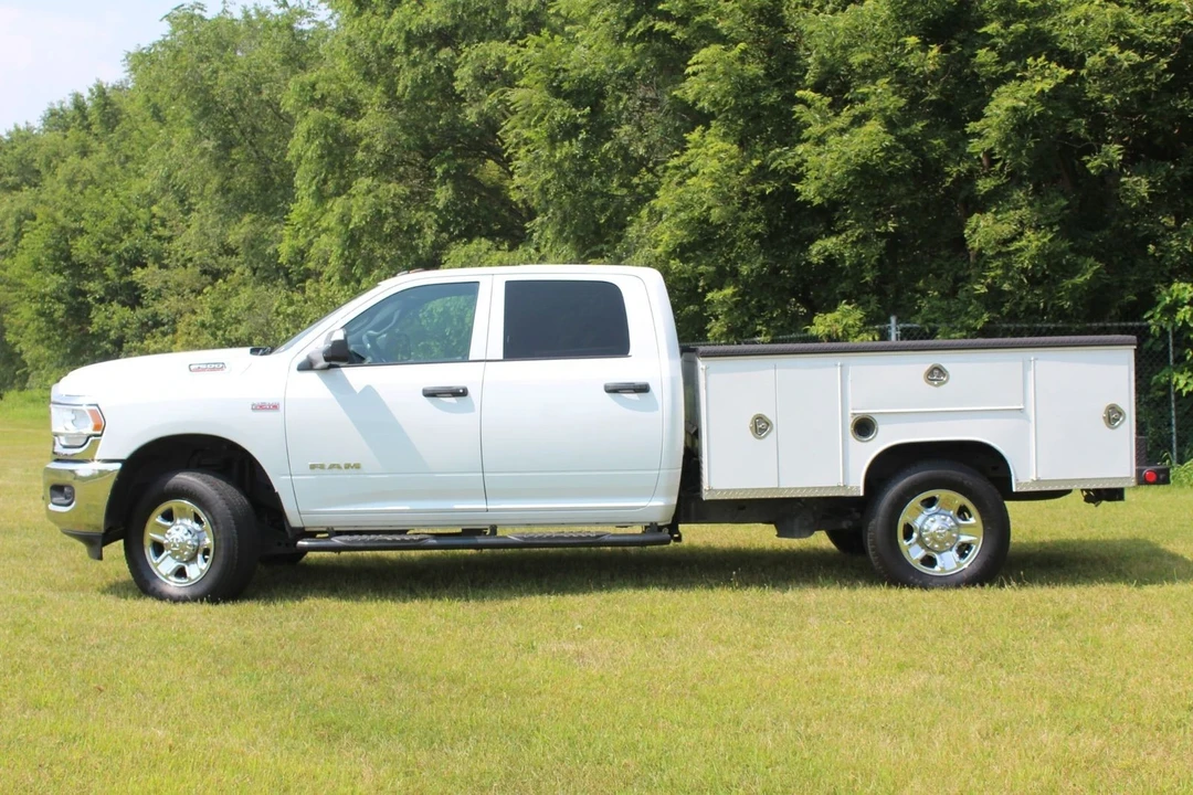 2022 Ram 2500 - Image 2 of 12