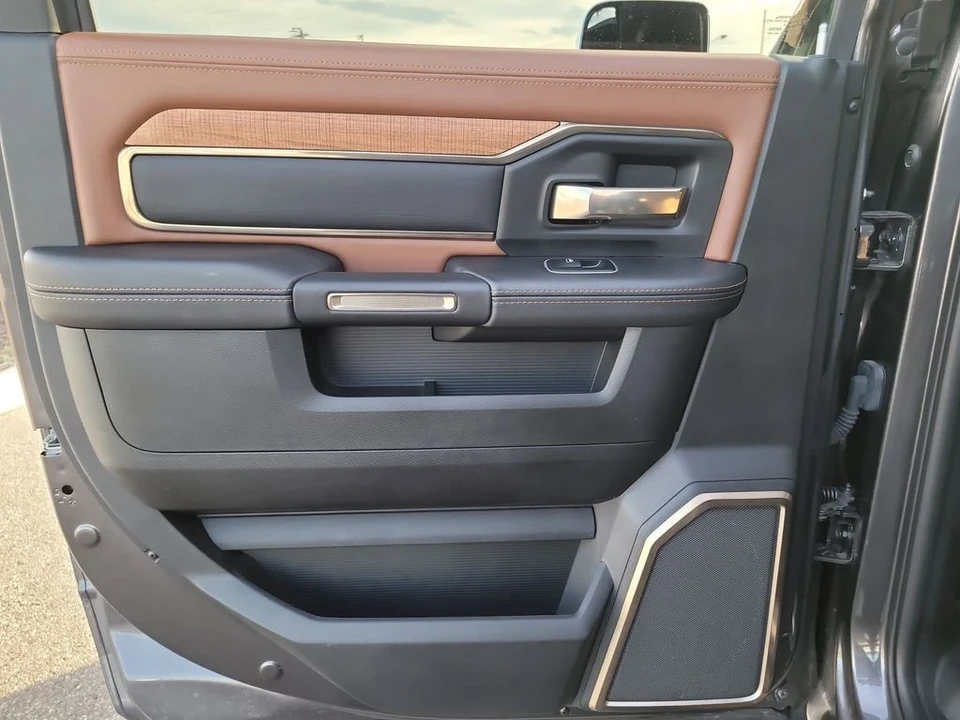 2022 Ram 2500 - Image 10 of 21
